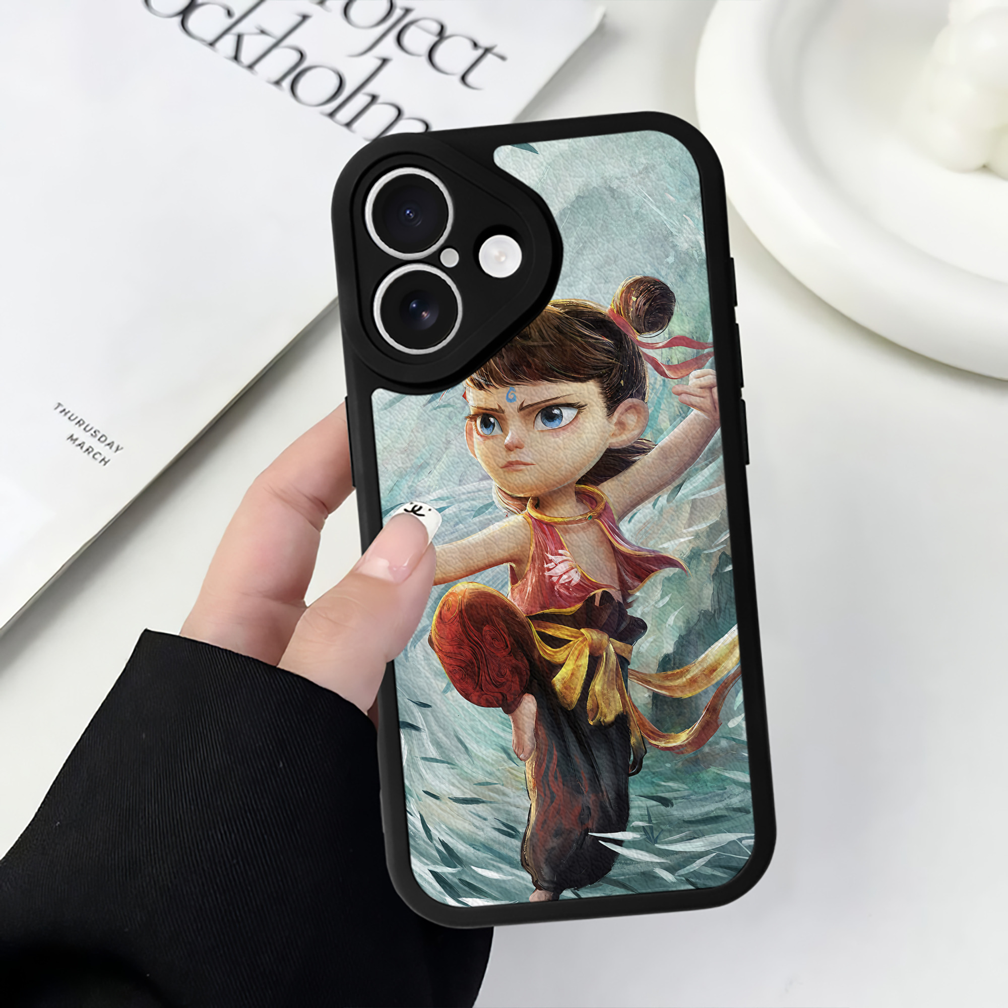 （画像用） Ne Zha 2 ナタ 魔童の大暴れ 【iPhone 16シリーズ対応】シリコンスマホケース（レザー調） 材質：シリコン